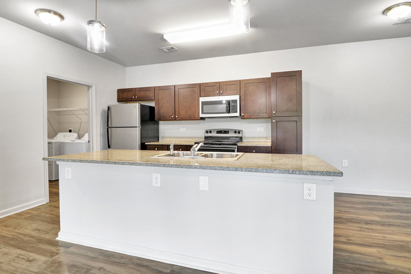 Landmark Apartments I & II Image 3