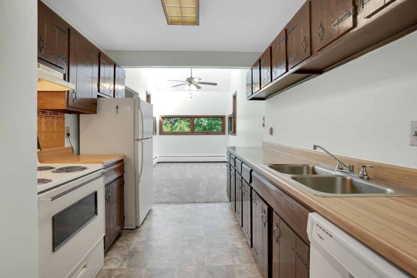 The Arbors Apartments Image 6