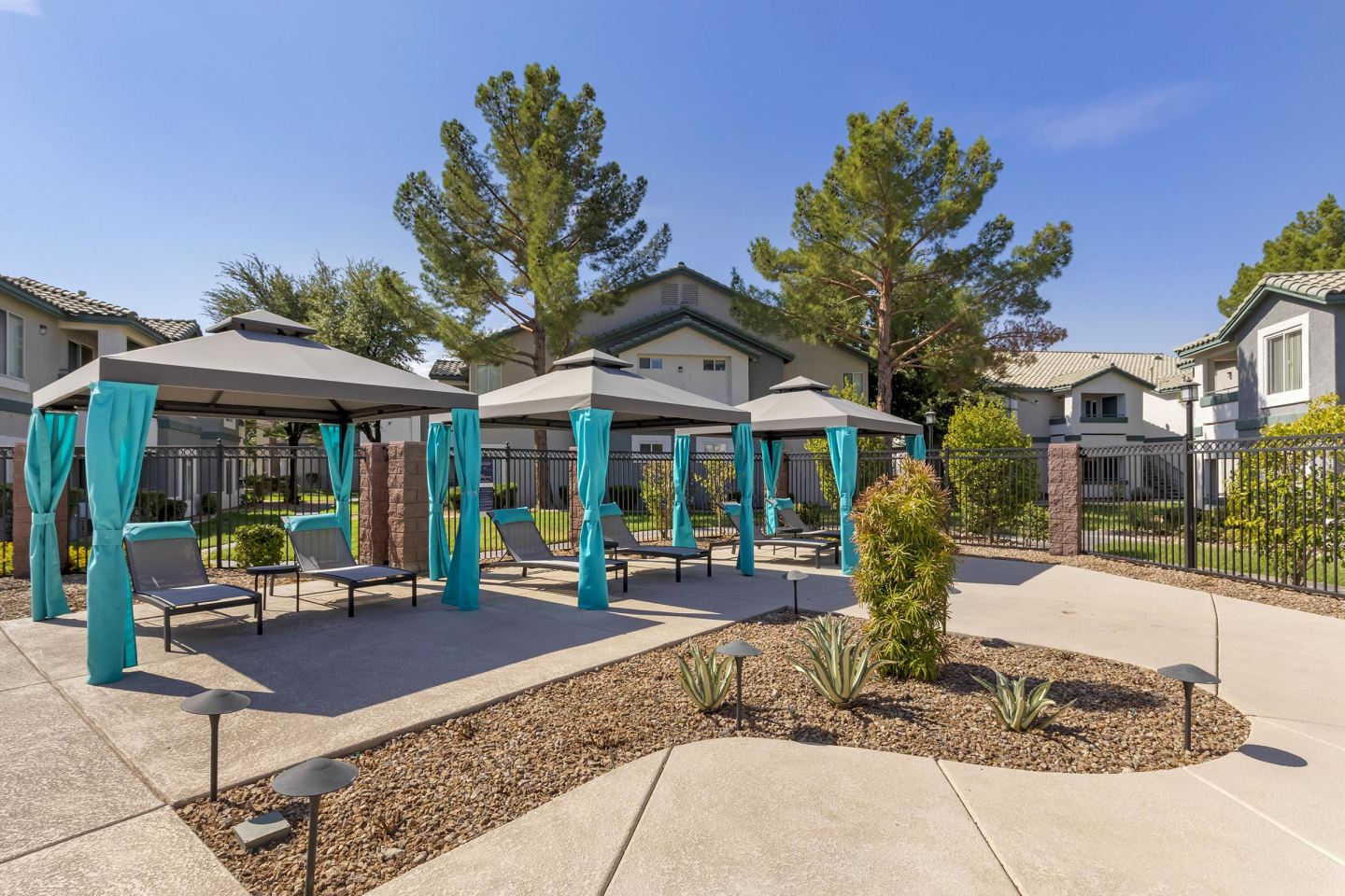 South Valley Ranch Apartments Image 7