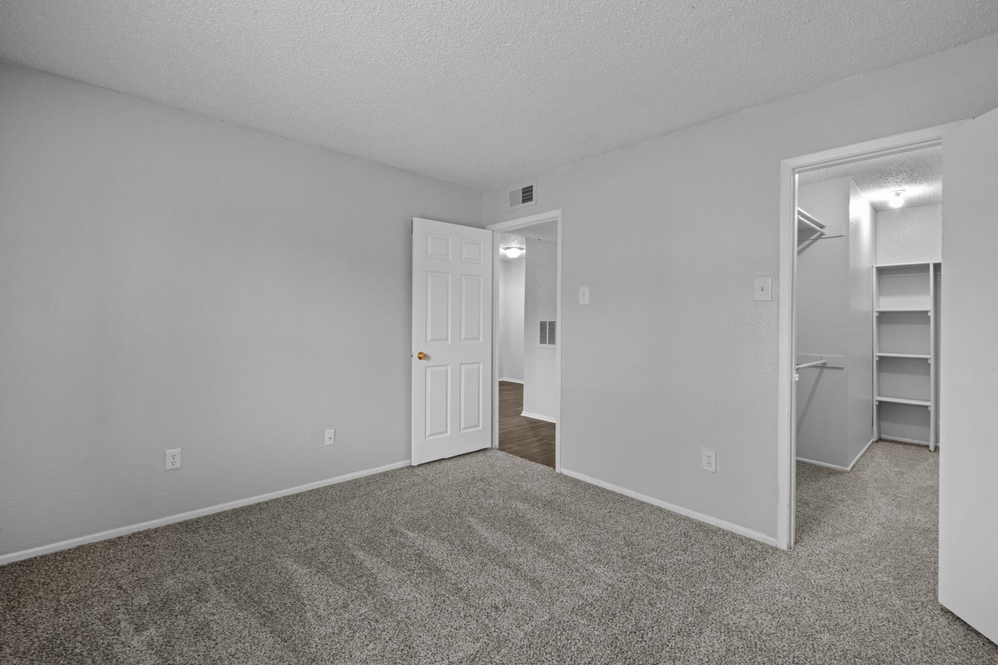 Pine Oaks Image 7