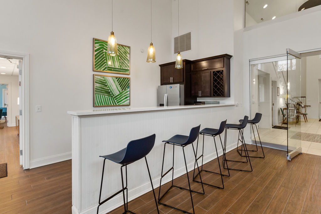 Marble Cliff Commons Image 17