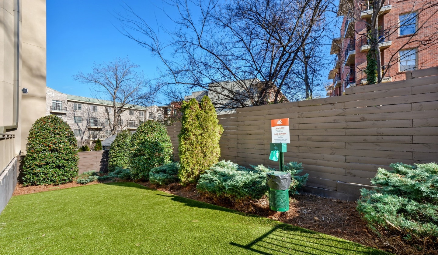 1045 on the Park Apartment Homes Image 17