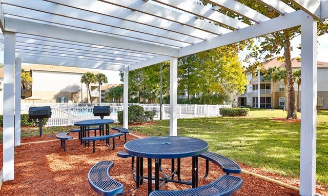 Village Lakes Apartments Image 21