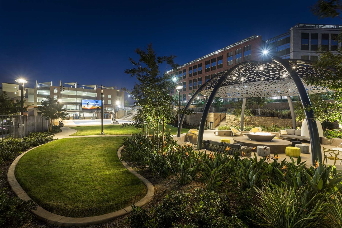 360 Luxury Apartments Image 11