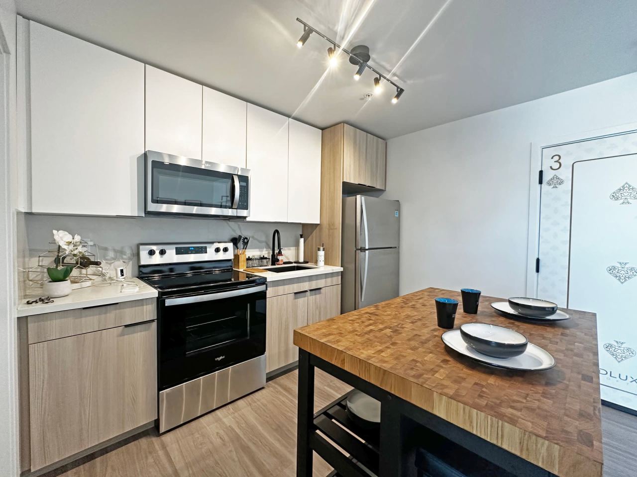 DLUX Lofts Image 11