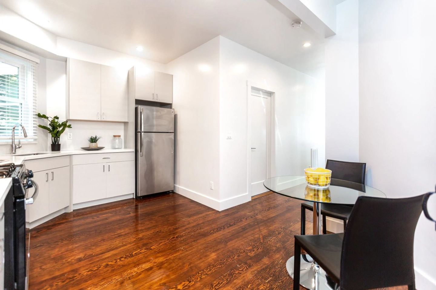 322 STANYAN Image 23