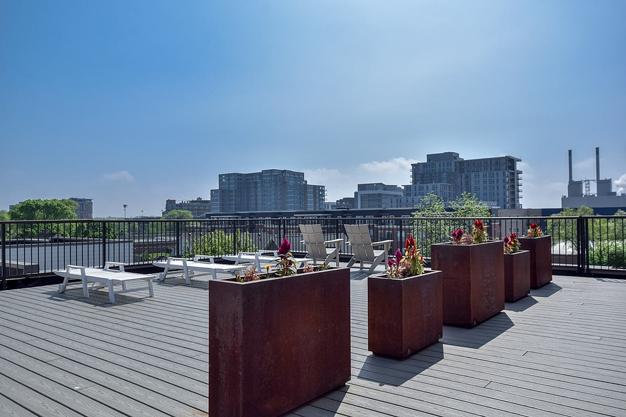 700 East Image 40