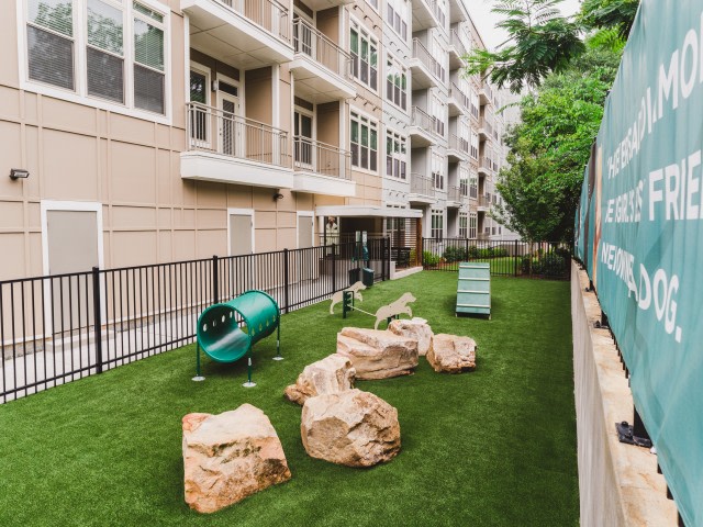 Alexan Buckhead Village Image 18
