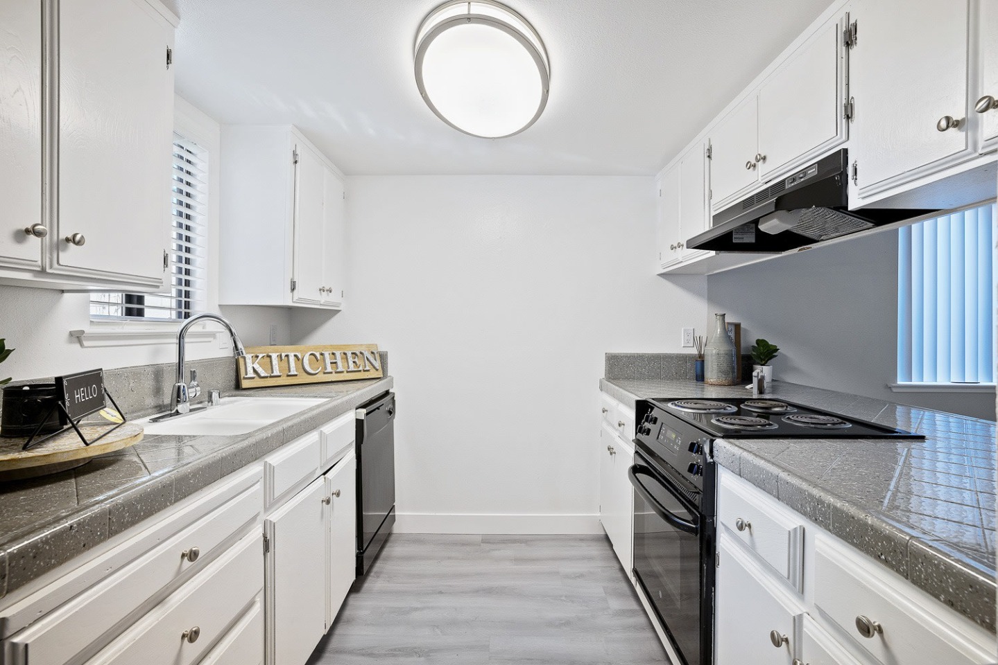 Riverwoods Apartments Image 3