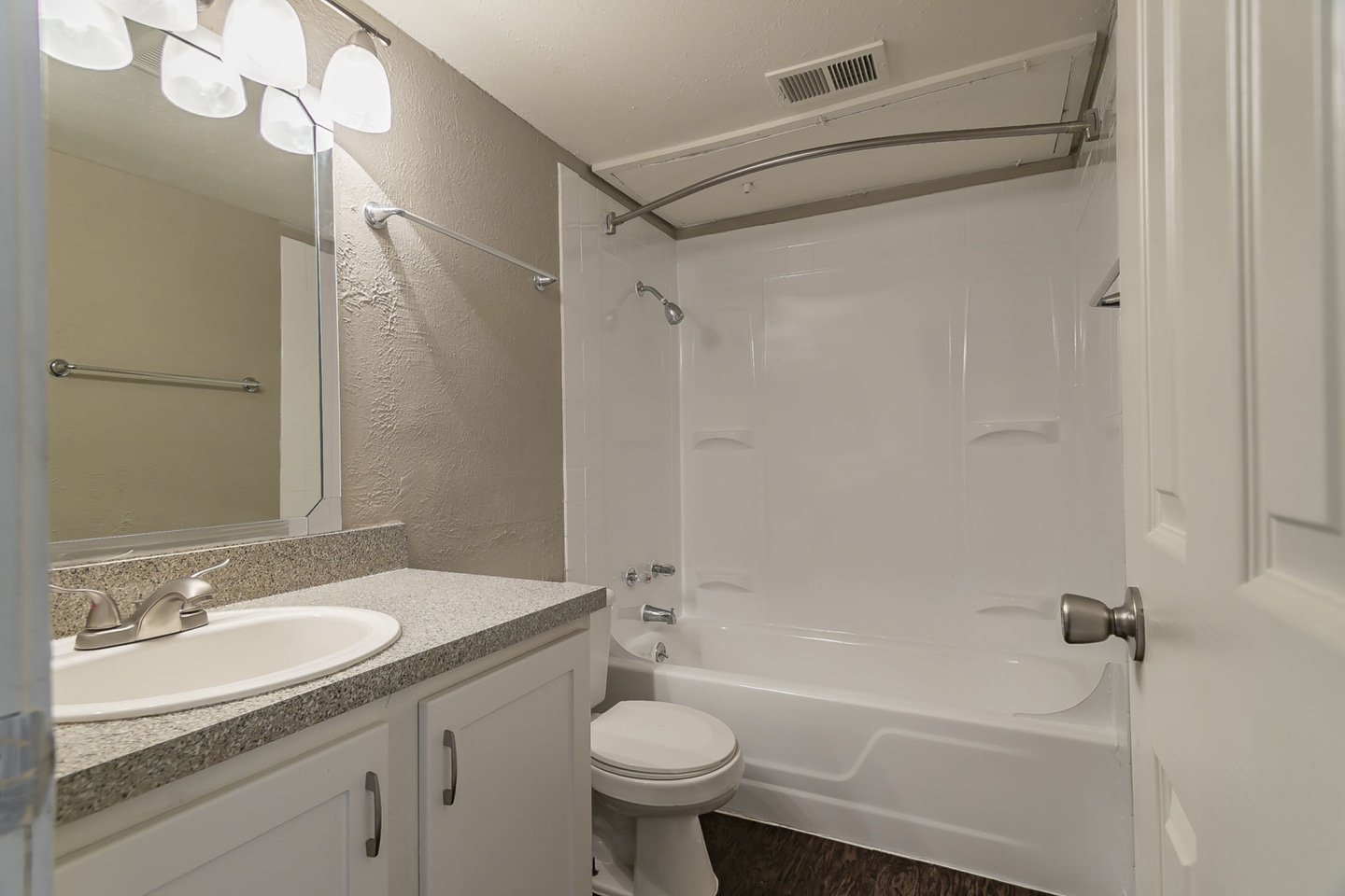 Amber Dawn Apartments Image 14