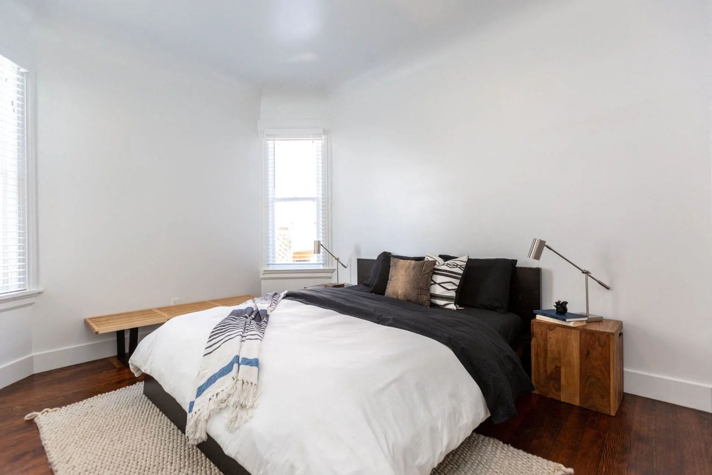 322 STANYAN Image 20