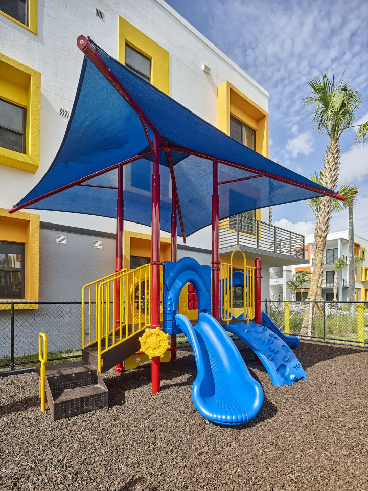Gateway Luxury Apartments Image 5