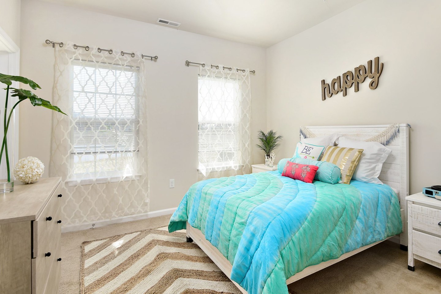 Oceans East Luxury Apartment Homes Image 3
