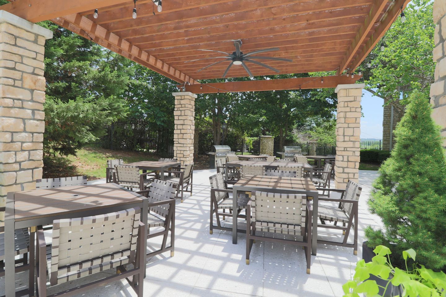 Stone Manor Image 42