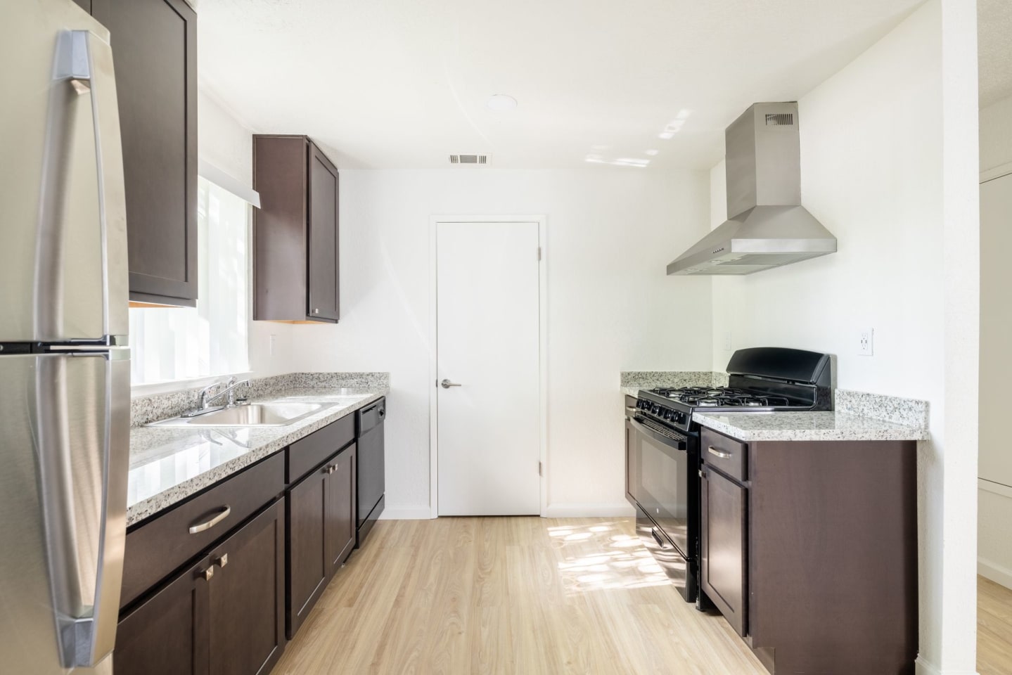 Manteca Golf and Tennis Villas Image 4