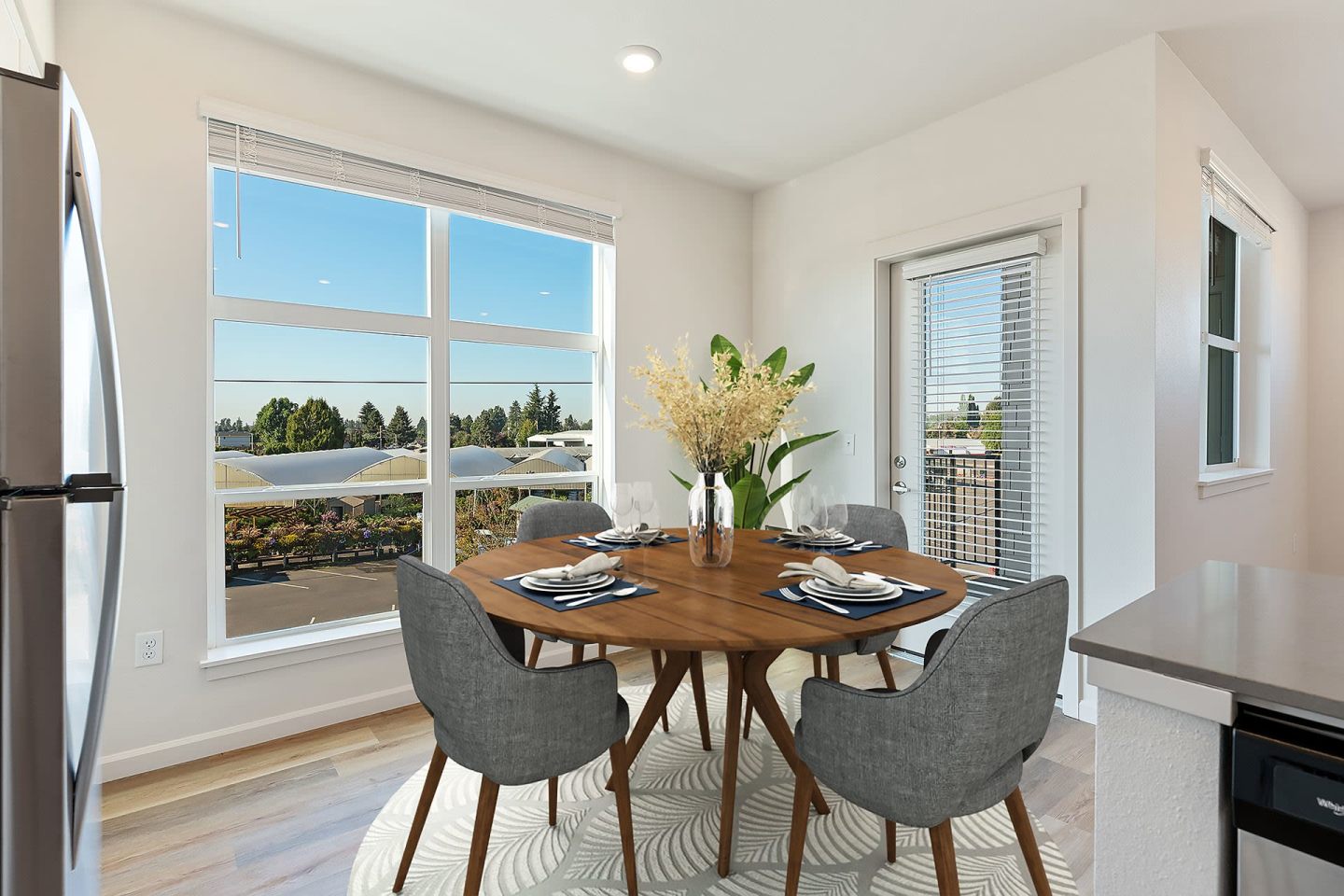 Pacific Valley Apartments Image 7