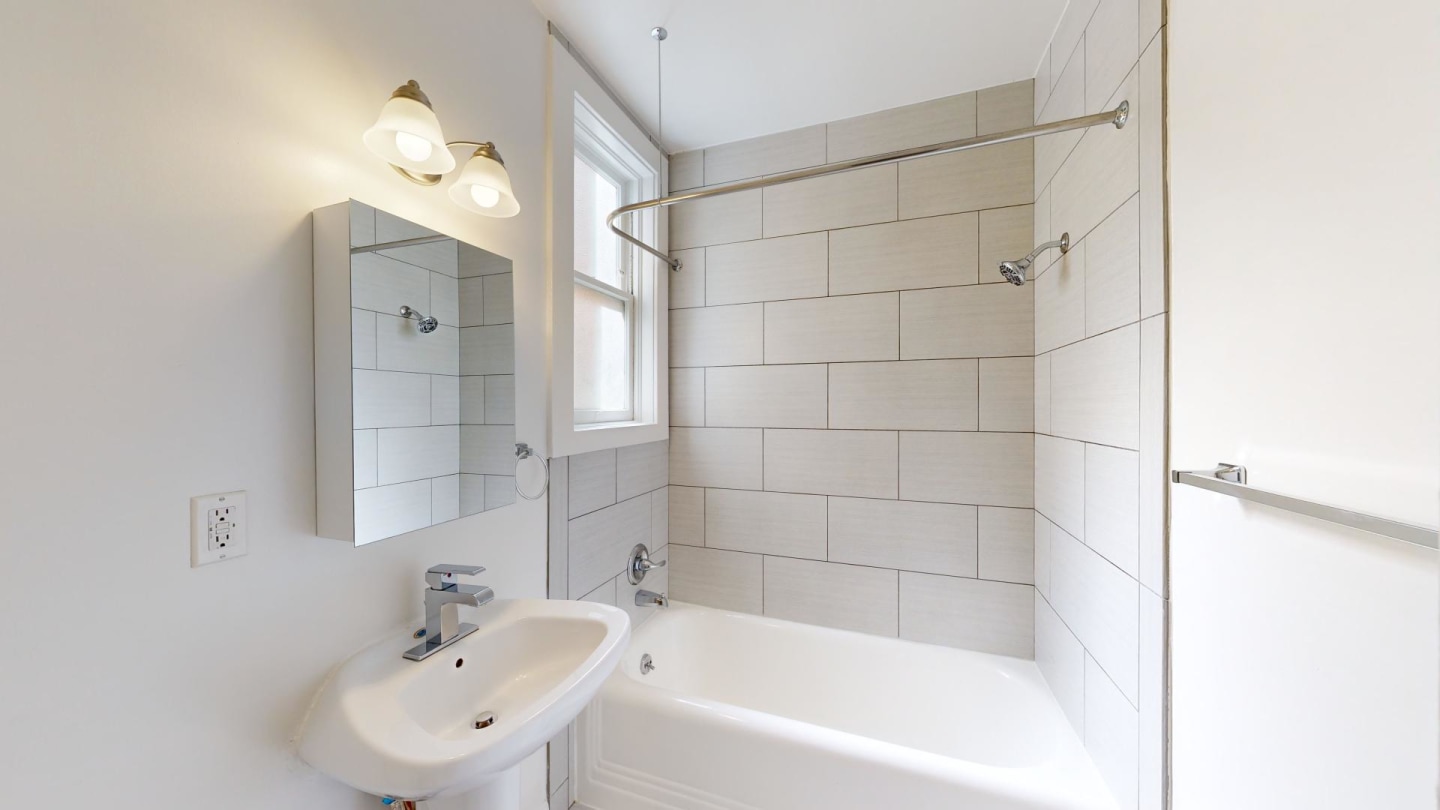 915 Pierce Image 24