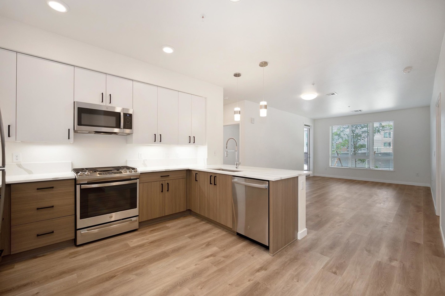 Halcyon Apartments Image 186
