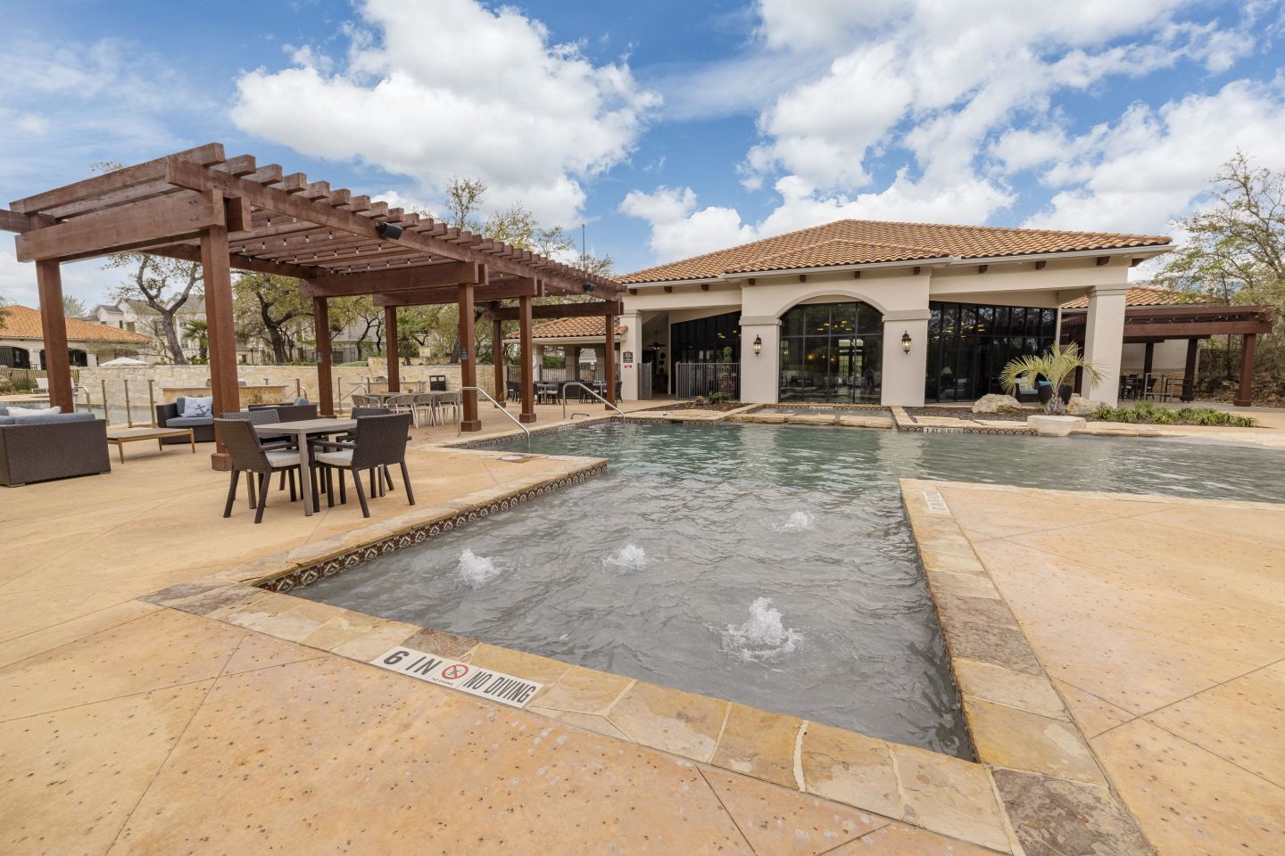 Pecan Springs Image 15