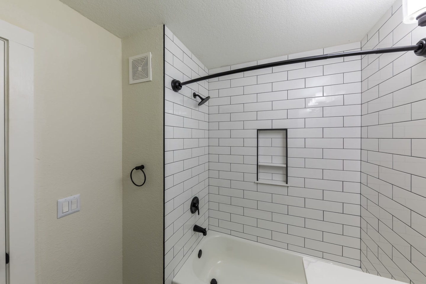 Addison Landing Image 13