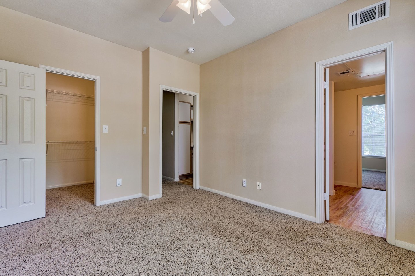 Chelsea Apartments Image 9