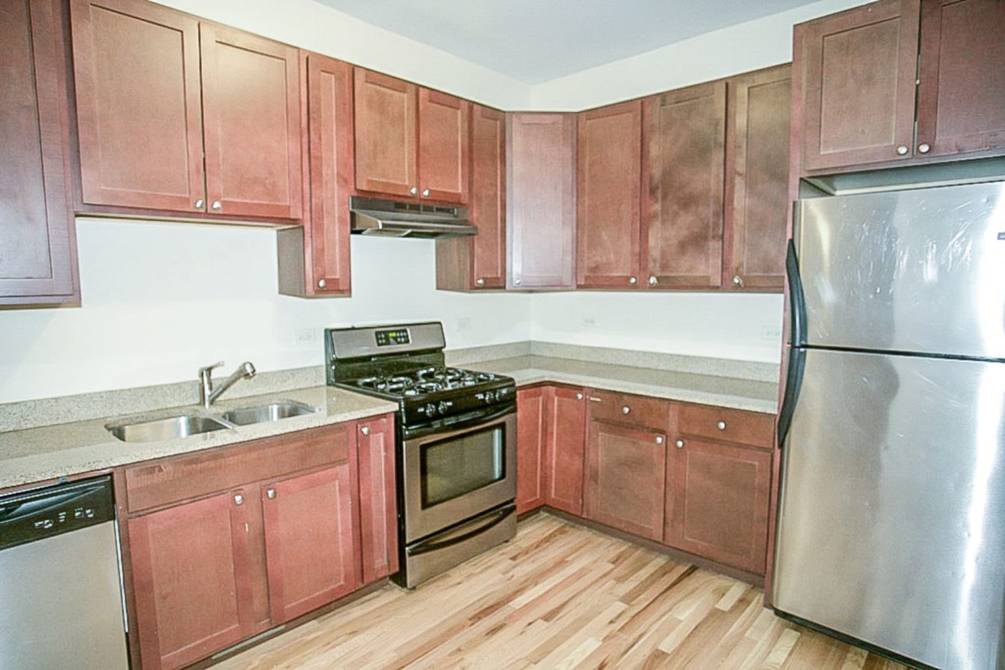 3818-20 N Sheffield Image 6