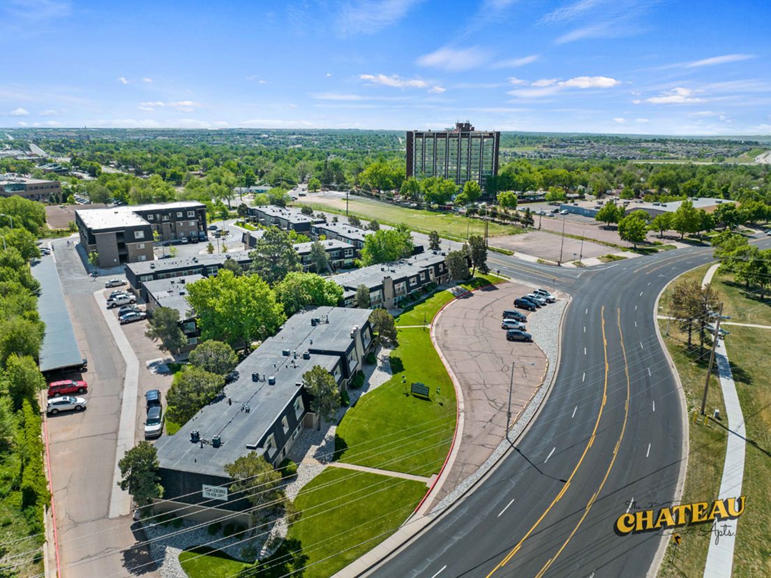 Chateau Apartments Image 22