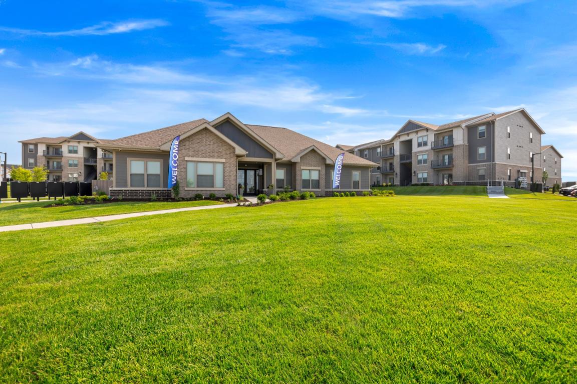 The Prairie Luxury Apartments Image 4