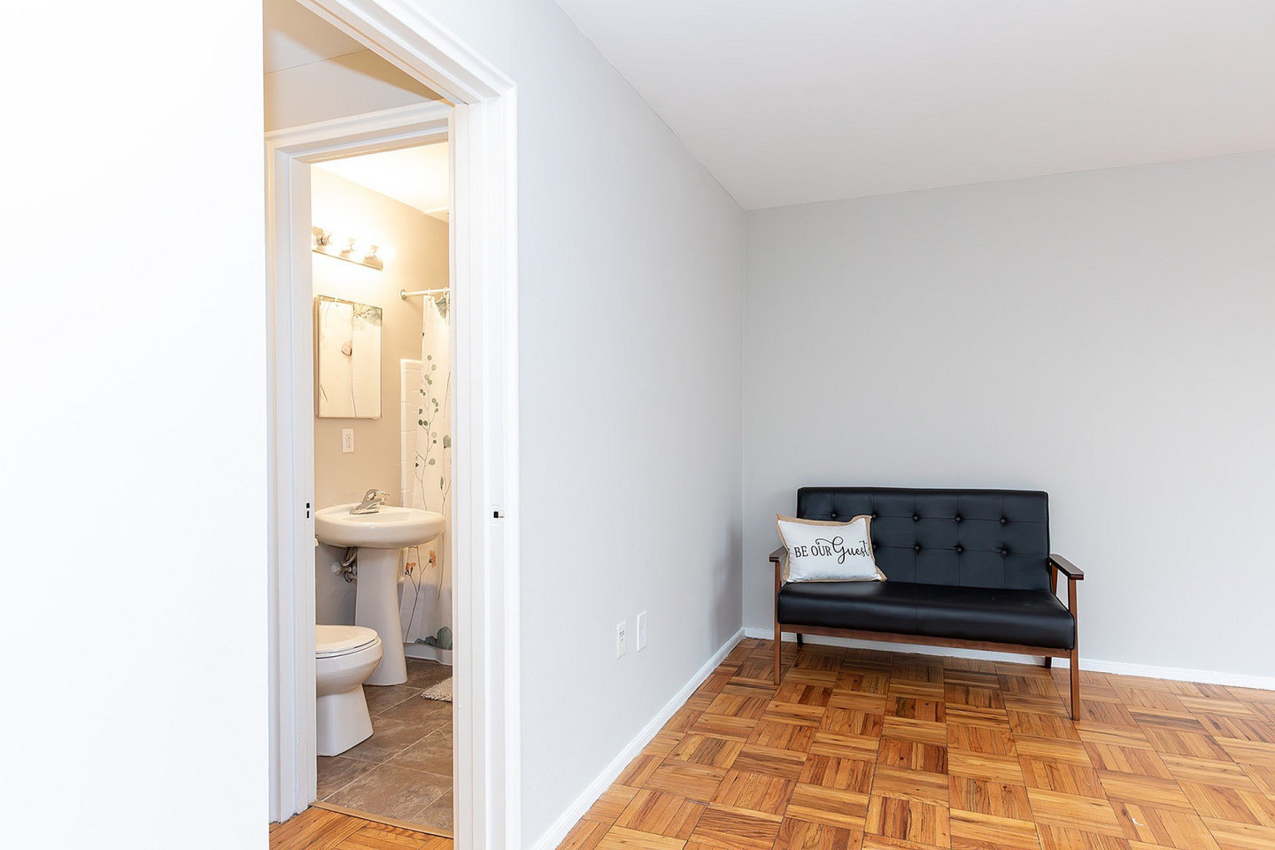 Washington Place Apartments Image 13