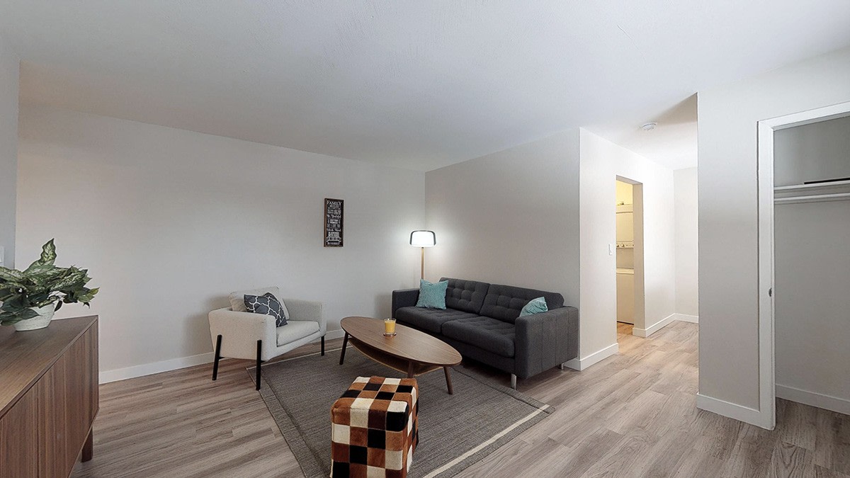 Acoma Square Image 14