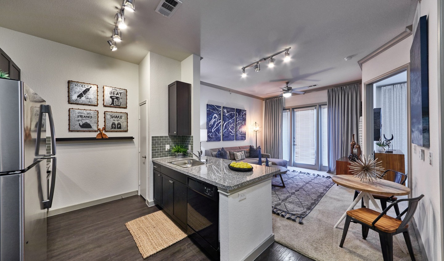 Standard at CityLine I & II Image 3