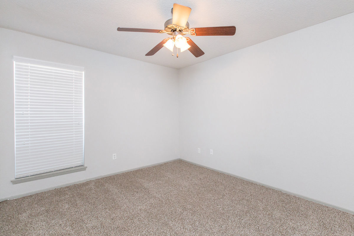 Elm Grove Image 43