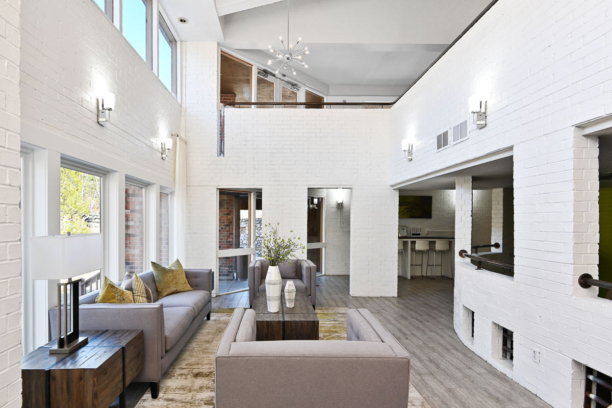 Cedar Ridge Apartments and Townhomes Image 24