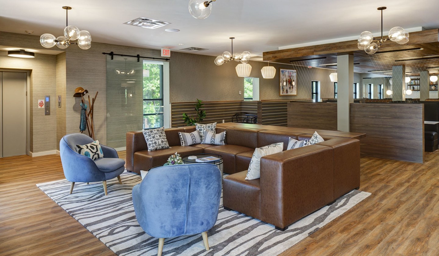 Foxchase Apartments Image 24