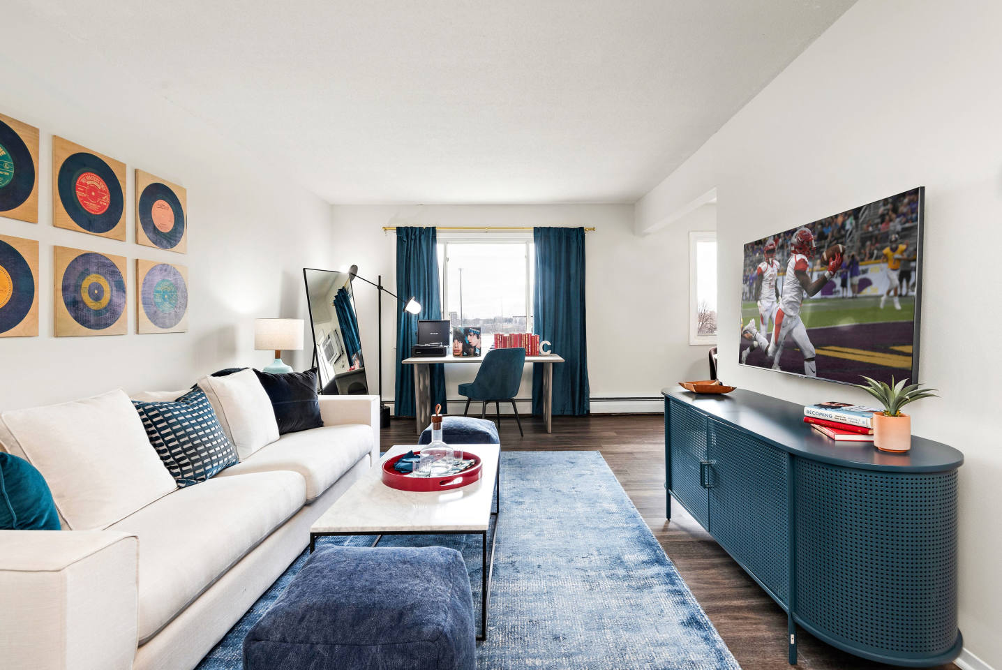 Concierge MN Apartments Image 21