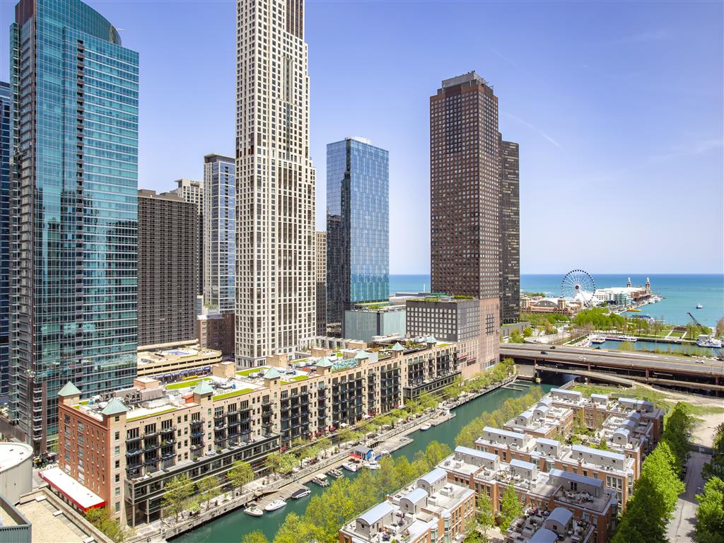 Cityfront Place Image 2