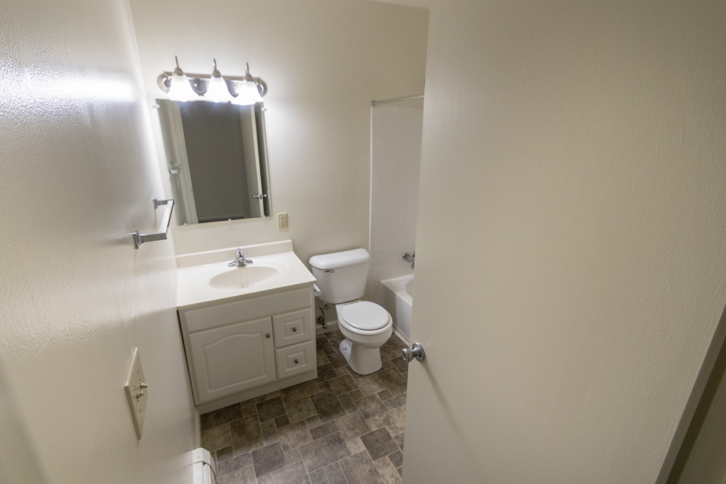 Blue Grass Manor Image 44