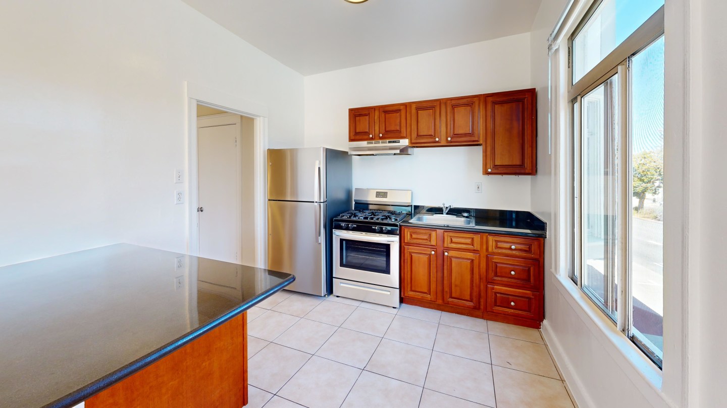 411 15th Avenue Image 4