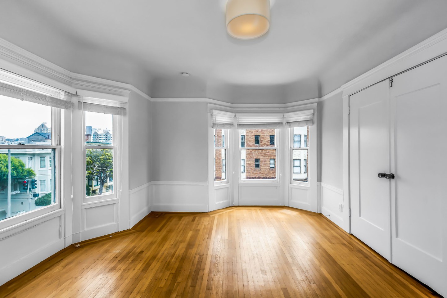 925 PIERCE Image 1