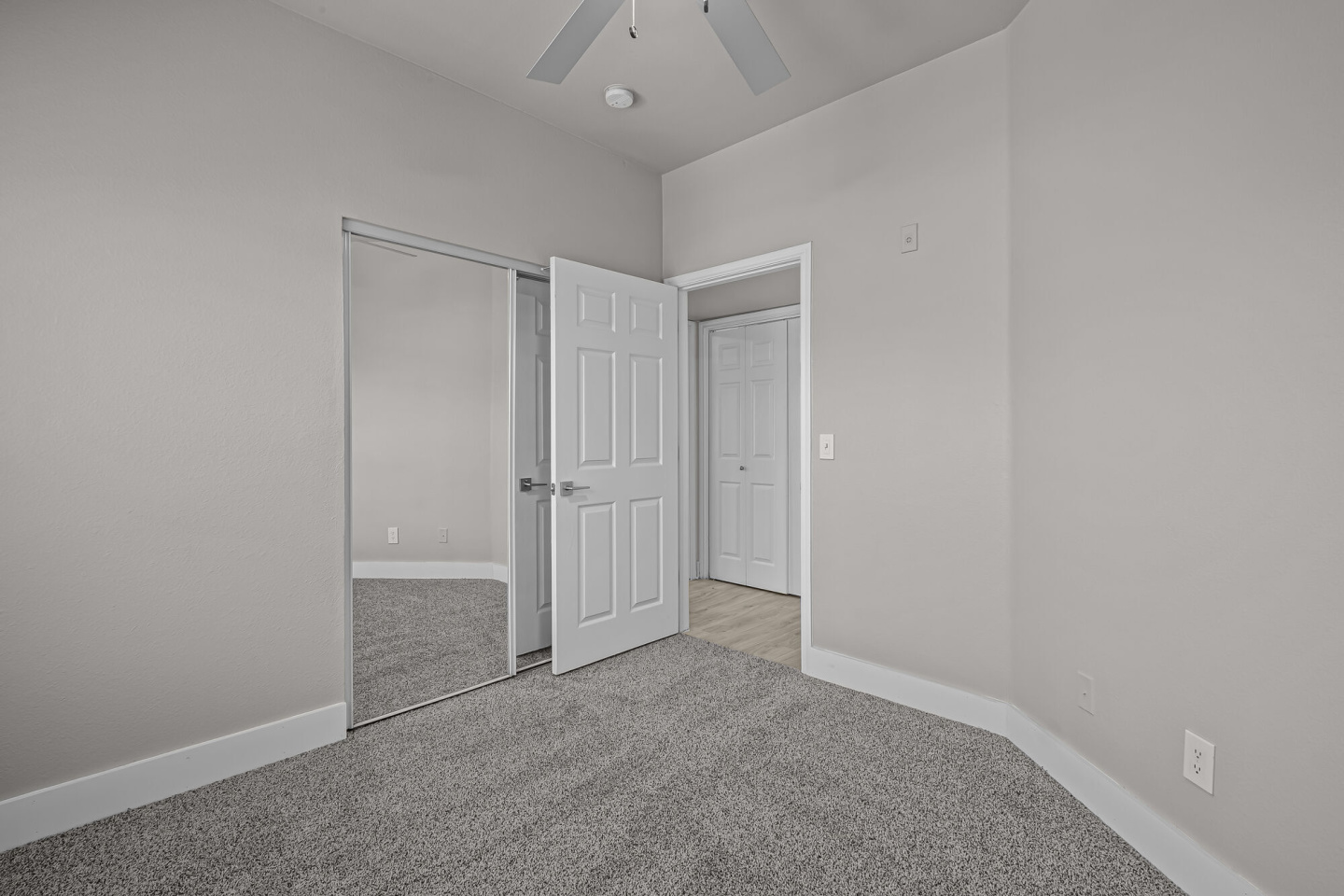 Larkin Apartment Homes Image 64