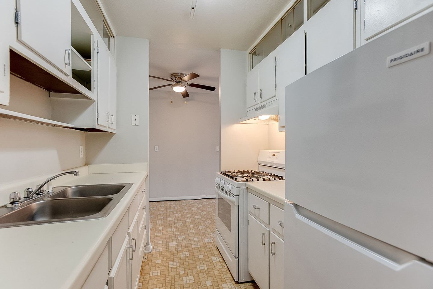 Eat Street Apartments Image 14
