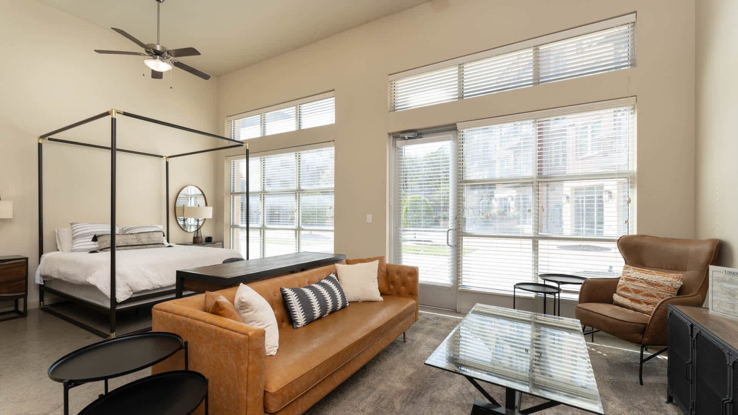 Union at Carrollton Square Apartments Image 16