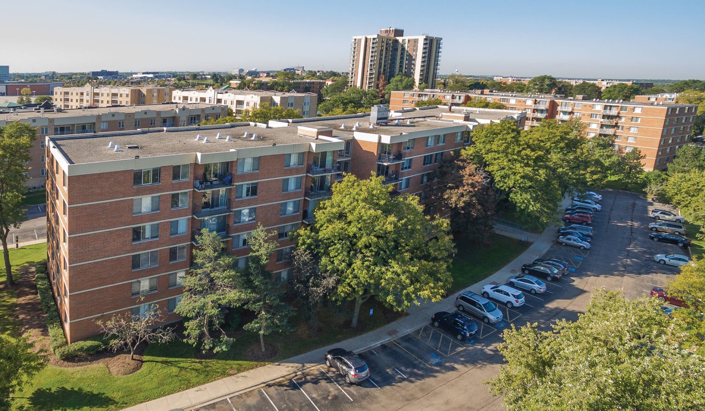 2200 Grace Image 13