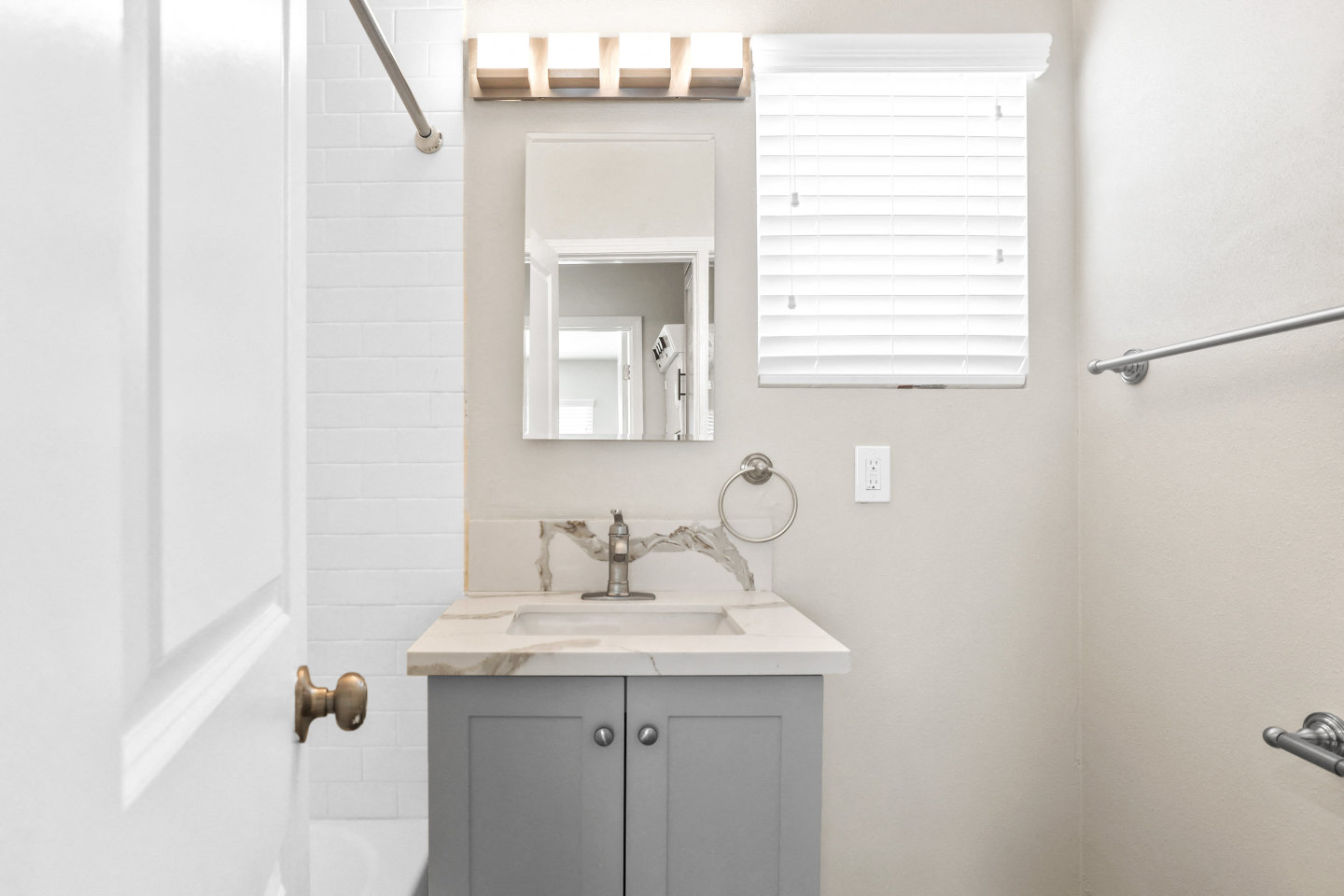 311 Apartment Homes Image 16