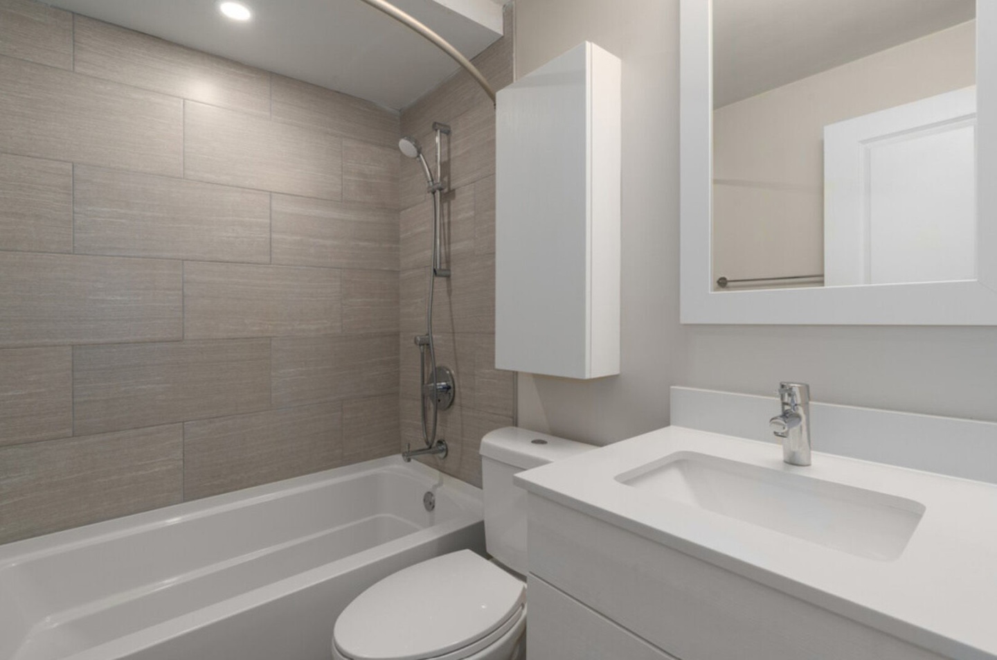 Spruce Court Apartments Image 14