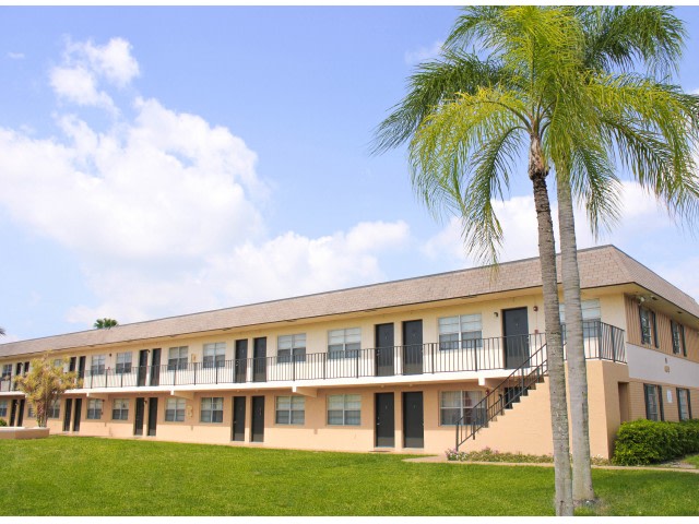 Pompano Palms Apartments Image 3