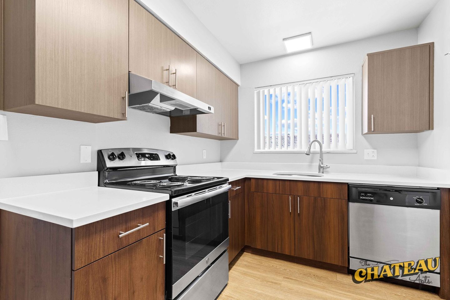 Chateau Apartments Image 3