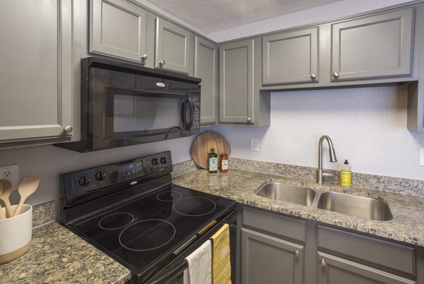 Westshore Flats Image 17
