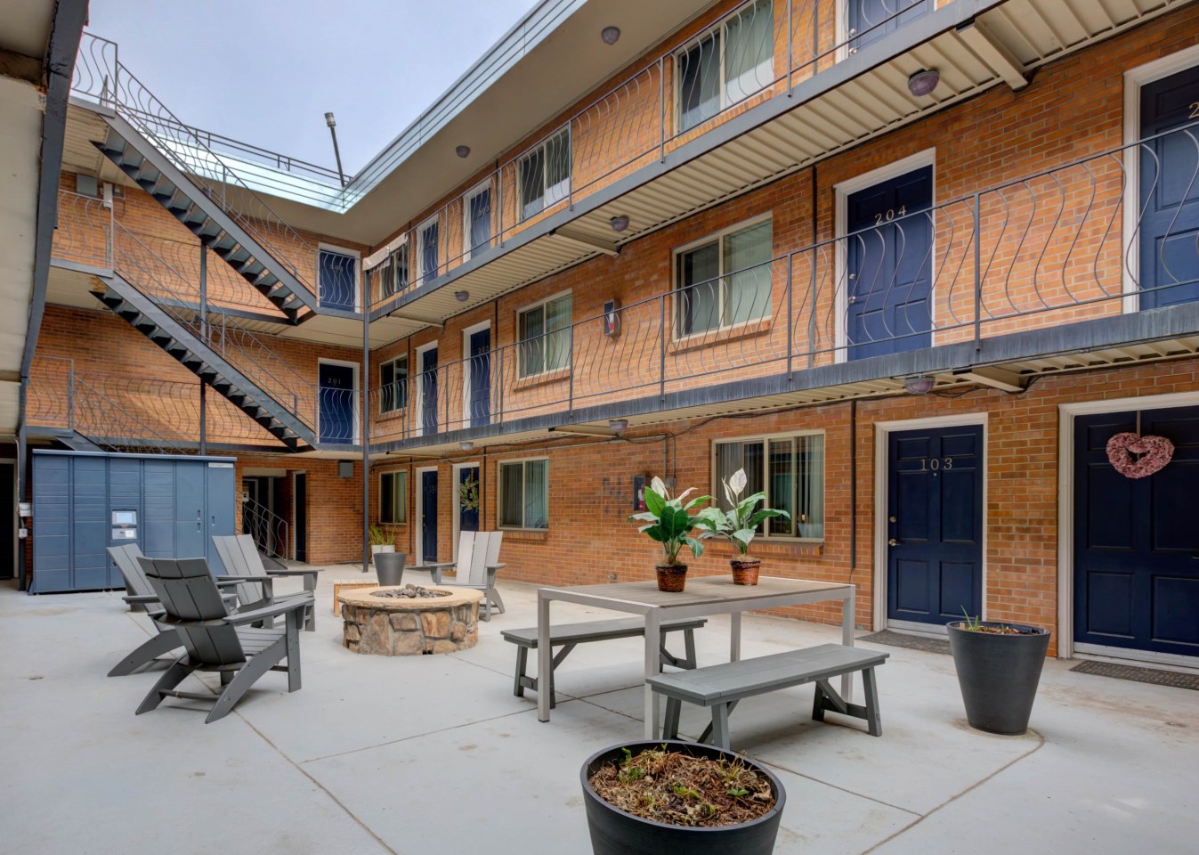 222 Logan Image 10