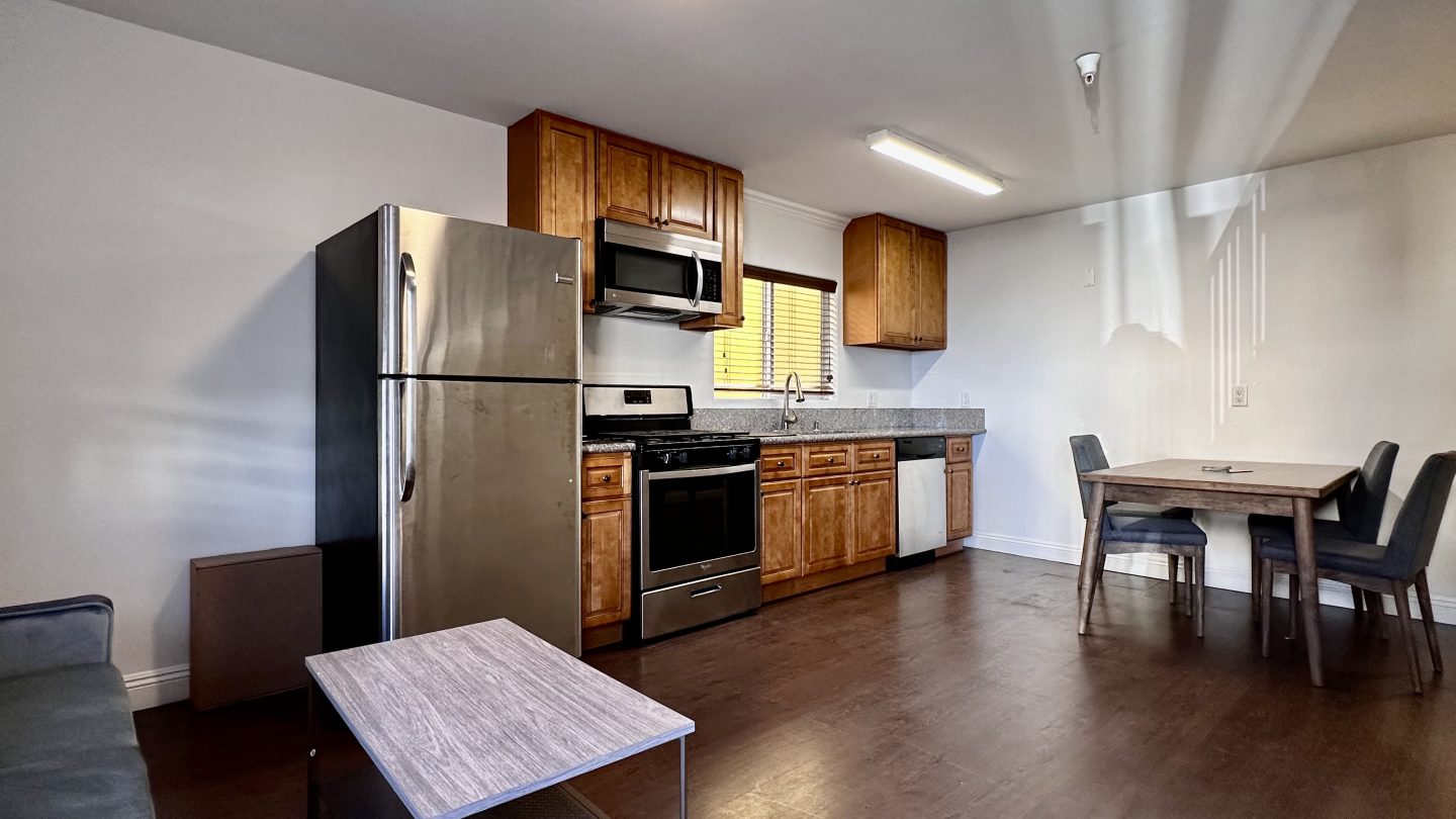 1360 W 24th Street Image 14